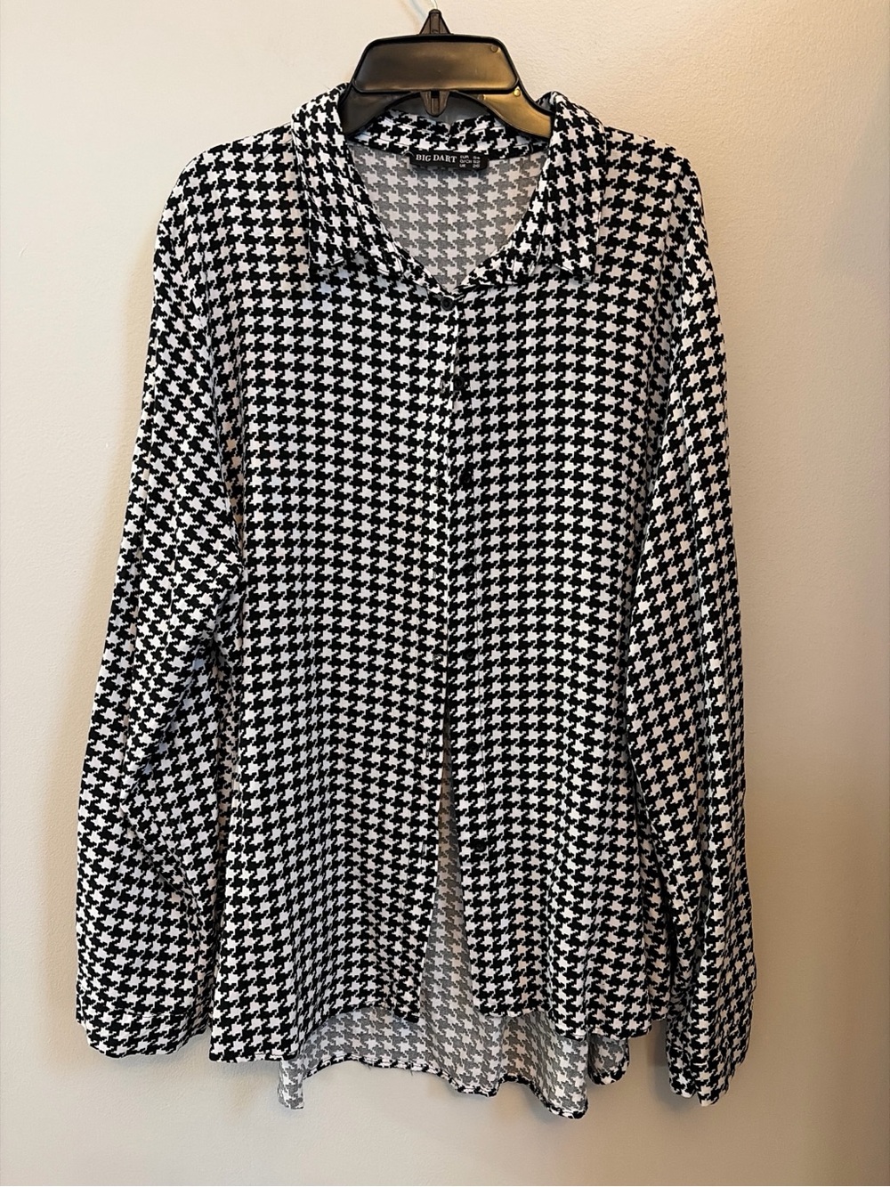 Nic & Zoe Black and White Houndstooth Button-Front Blouse